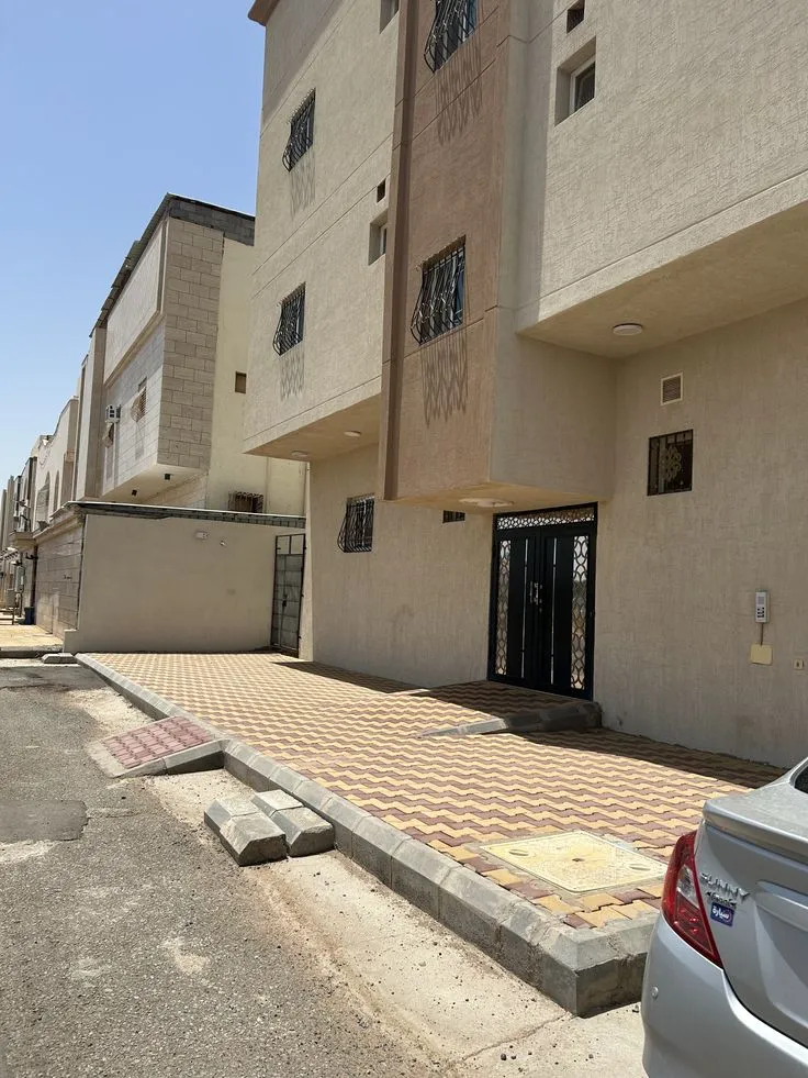 صورة توضح فئة دهانات خارجية الرياض