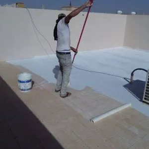 معلم العوازل والدهانات والترميم في حي الديرة والبطحاء