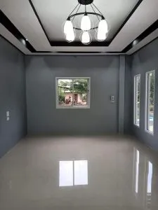 معلم العوازل والدهانات والترميم في حي الديرة والبطحاء