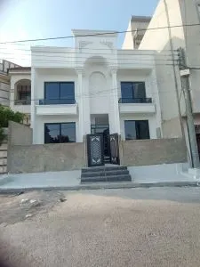 معلم العوازل والدهانات والترميم في حي الديرة والبطحاء