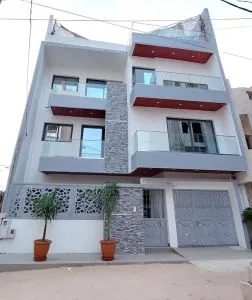 معلم العوازل والدهانات والترميم في حي الديرة والبطحاء