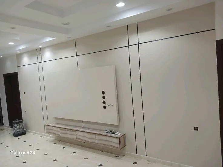 معلم دهانات وديكورات فوم وبديل الشيبورد ودواليب في حي النخيل