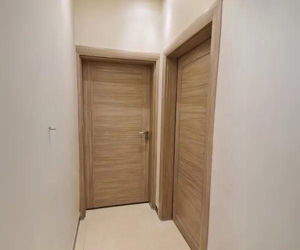 أبواب خشب داخلية مودرن بحي الصحافة:الفخامة والجودة للأبواب